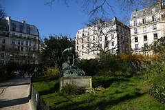 Hotel et gite à vendre à Paris 11e Arrondissement