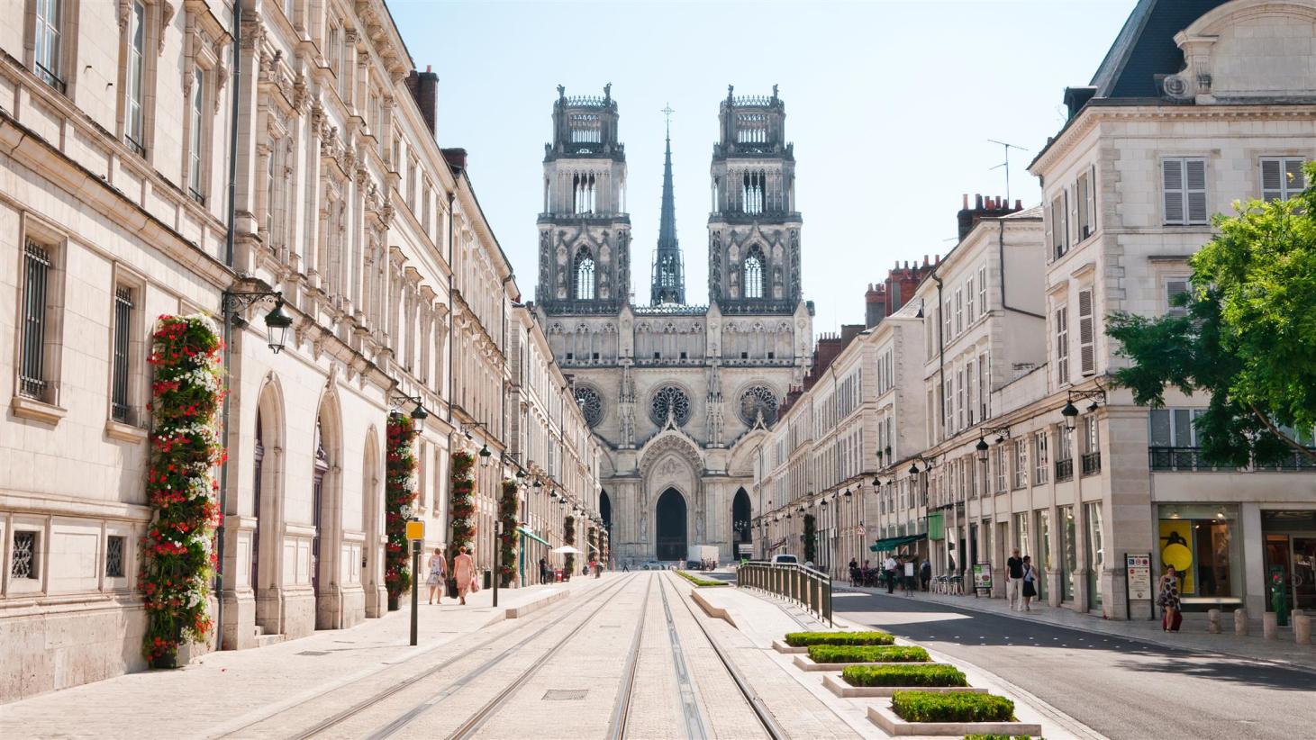 Hotel et gite à vendre à Orléans