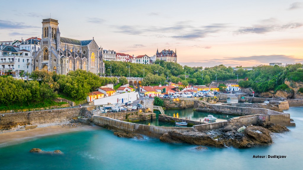 Hotel et gite à vendre à Biarritz